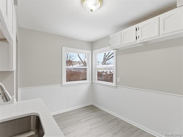 Builiding view seven for 108 E Kalama, Madison Heights, MI. 48071