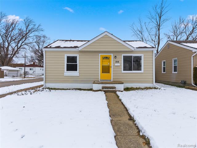 front view for 108 E Kalama Ave, Madison Heights, Mi. 48071