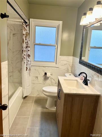 Builiding view eight for 925 Fourteen, Clawson, MI. 48017