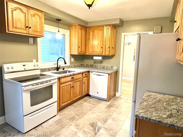 Builiding view seven for 925 Fourteen, Clawson, MI. 48017