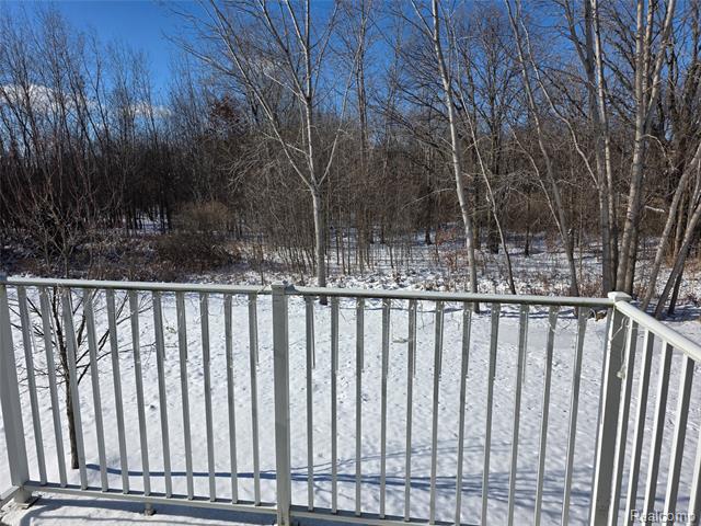 Builiding view eighteen for 29745 Fox Run Circle, Warren, MI. 48092