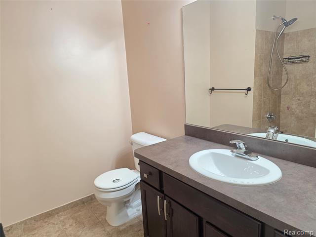 Builiding view thirteen for 29745 Fox Run Circle, Warren, MI. 48092