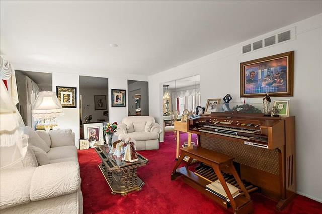 Builiding view fifteen for 18971 Eldorado, Southfield, MI. 48076