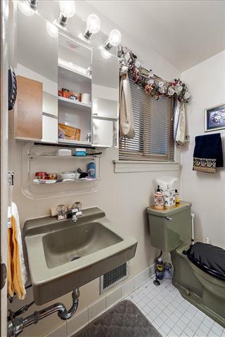 Builiding view fifty five for 18971 Eldorado, Southfield, MI. 48076