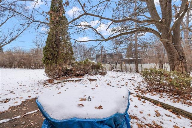 Builiding view thirteen for 18971 Eldorado, Southfield, MI. 48076