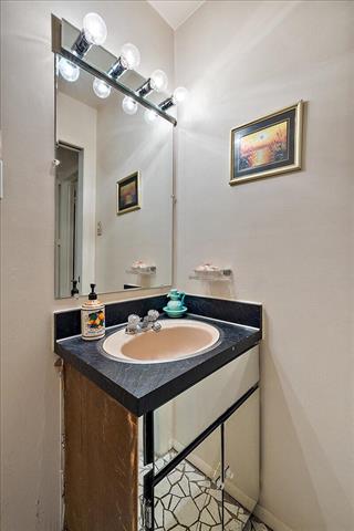 Builiding view thirty seven for 18971 Eldorado, Southfield, MI. 48076