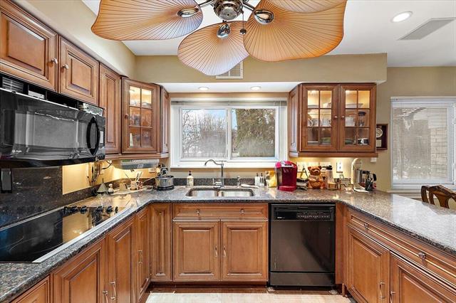 Builiding view twenty four for 18971 Eldorado, Southfield, MI. 48076