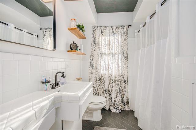 Builiding view eighteen for 21820 Oconnor St, Saint Clair Shores, MI. 48080