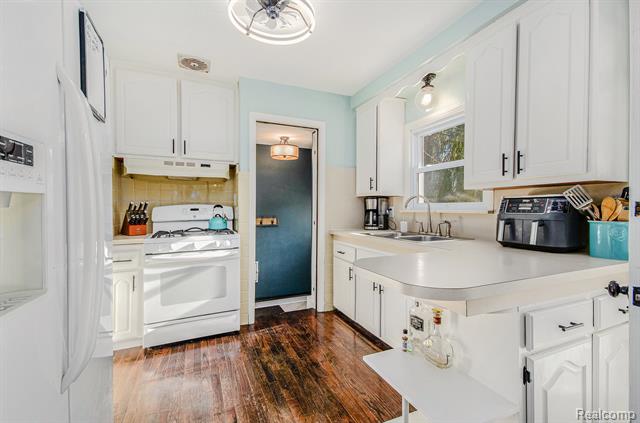 Builiding view eleven for 21820 Oconnor St, Saint Clair Shores, MI. 48080