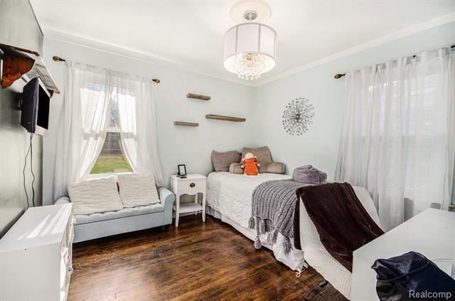 Builiding view seventeen for 21820 Oconnor St, Saint Clair Shores, MI. 48080