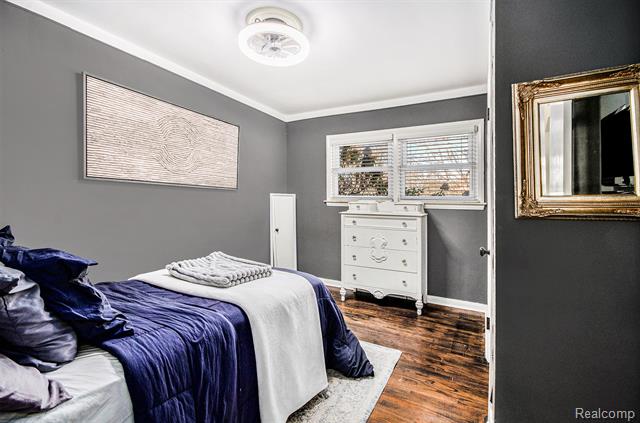 Builiding view sixteen for 21820 Oconnor St, Saint Clair Shores, MI. 48080