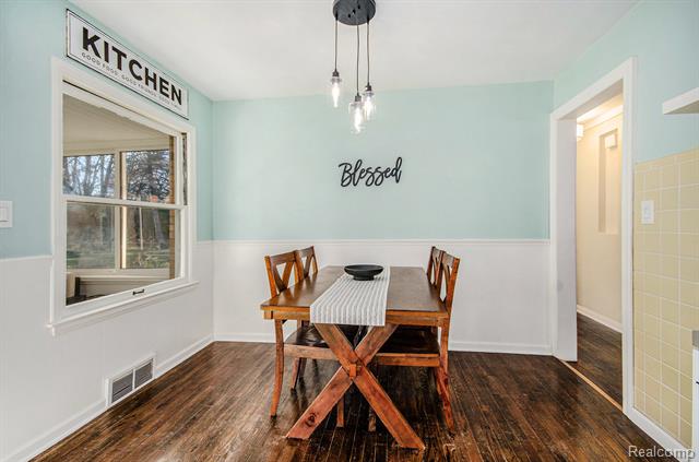 Builiding view ten for 21820 Oconnor St, Saint Clair Shores, MI. 48080