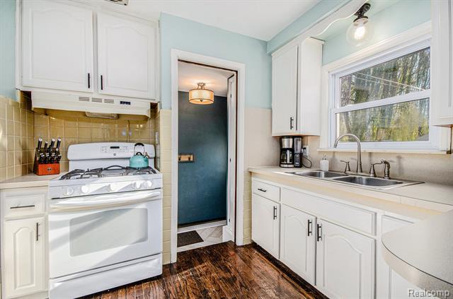 Builiding view twelve for 21820 Oconnor St, Saint Clair Shores, MI. 48080