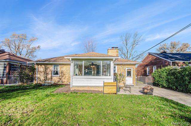 Builiding view twenty seven for 21820 Oconnor St, Saint Clair Shores, MI. 48080