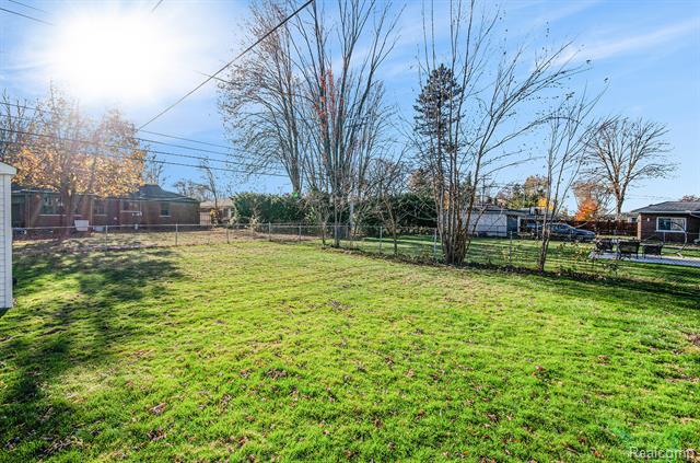 Builiding view twenty six for 21820 Oconnor St, Saint Clair Shores, MI. 48080