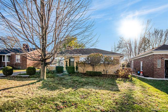 front view for 21820 Oconnor St, Saint Clair Shores, Mi. 48080