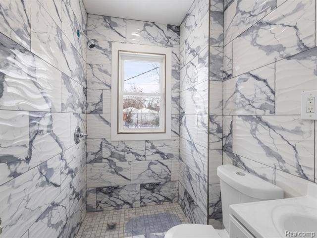 Builiding view eight for 6736 Penrod St, Detroit, MI. 48228