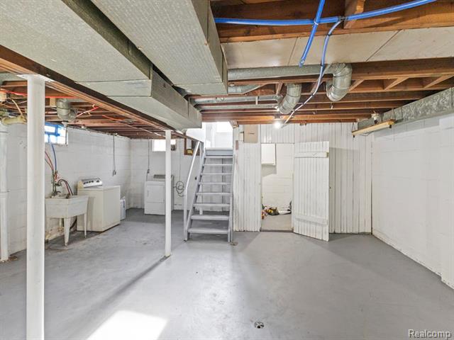 Builiding view eighteen for 6736 Penrod St, Detroit, MI. 48228