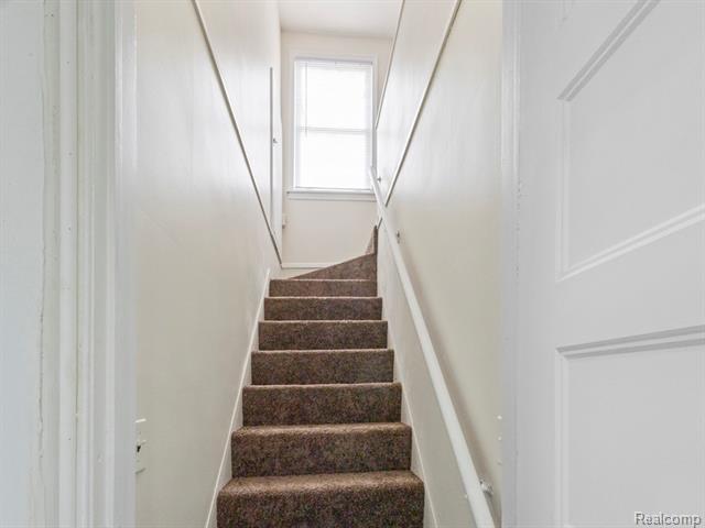 Builiding view fourteen for 6736 Penrod St, Detroit, MI. 48228