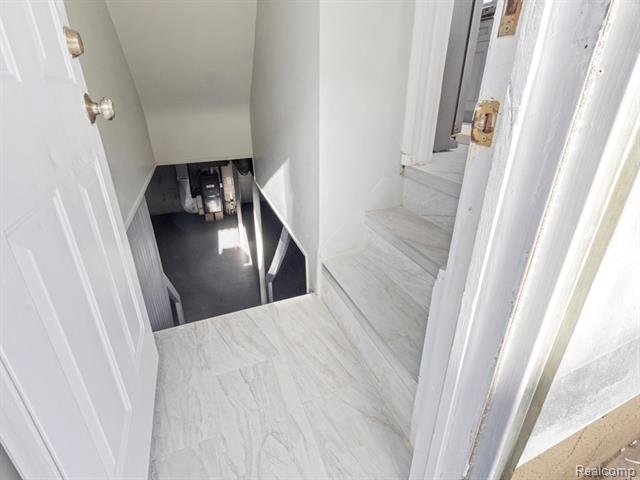 Builiding view seventeen for 6736 Penrod St, Detroit, MI. 48228