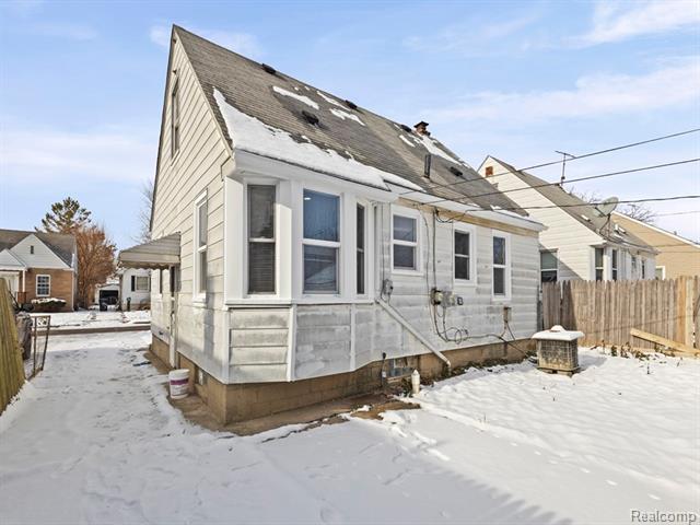 Builiding view twenty five for 6736 Penrod St, Detroit, MI. 48228