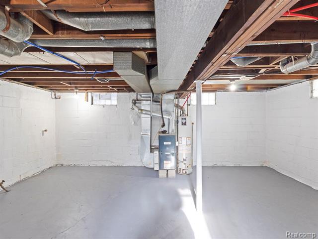 Builiding view twenty one for 6736 Penrod St, Detroit, MI. 48228