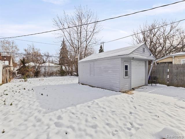 Builiding view twenty six for 6736 Penrod St, Detroit, MI. 48228