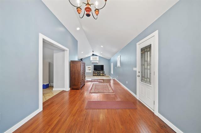 Builiding view eleven for 208 Glasgow, Jackson, MI. 49201