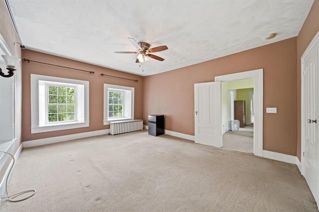 Builiding view thirty one for 208 Glasgow, Jackson, MI. 49201