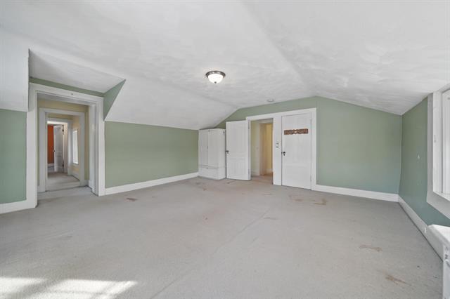 Builiding view thirty seven for 208 Glasgow, Jackson, MI. 49201