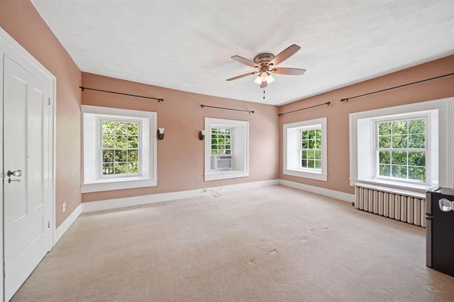Builiding view thirty for 208 Glasgow, Jackson, MI. 49201