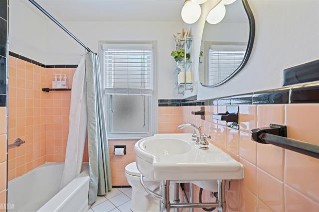 Builiding view seventeen for 2014 Harwood, Royal Oak, MI. 48067