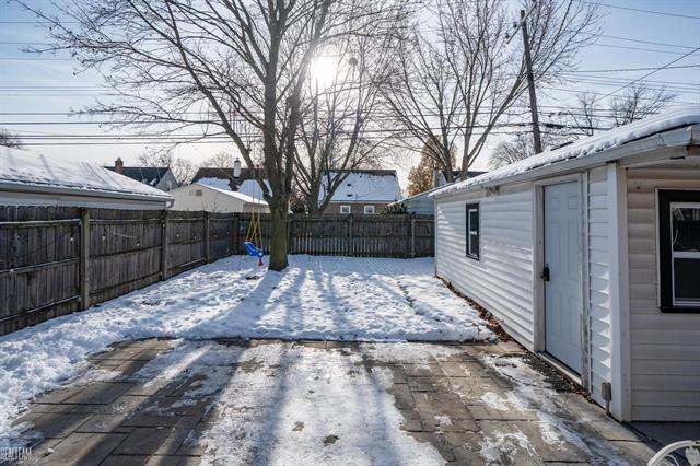 Builiding view twenty nine for 2014 Harwood, Royal Oak, MI. 48067