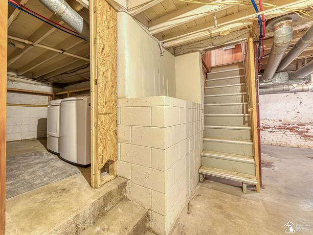 Builiding view twenty one for 518 Comstock, Adrian, MI. 49221