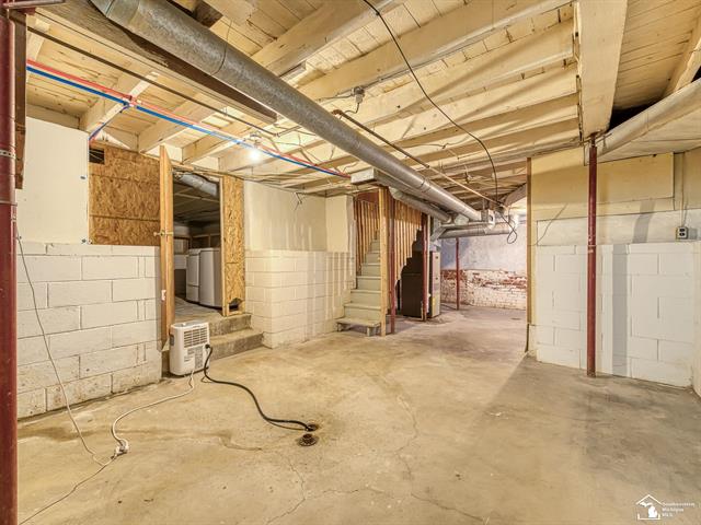 Builiding view twenty for 518 Comstock, Adrian, MI. 49221