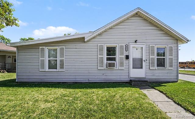 Builiding view fourteen for 651 Elm, Lapeer, MI. 48446