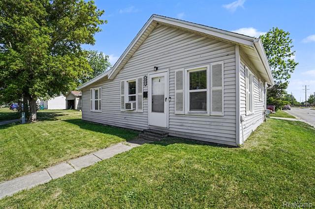 Builiding view one for 651 Elm, Lapeer, MI. 48446