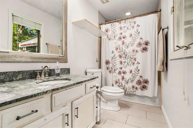 Builiding view eleven for 6958 Paddock Ln, Jackson, MI. 49201