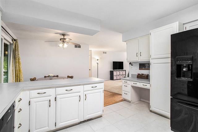 Builiding view five for 6958 Paddock Ln, Jackson, MI. 49201