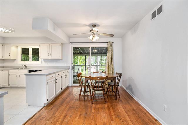 Builiding view nine for 6958 Paddock Ln, Jackson, MI. 49201