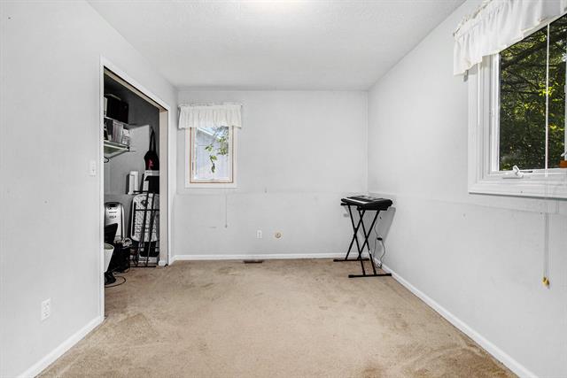 Builiding view nineteen for 6958 Paddock Ln, Jackson, MI. 49201