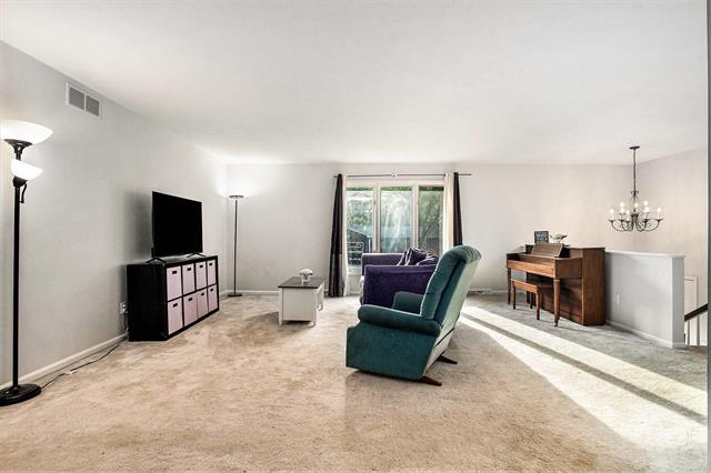 Builiding view seven for 6958 Paddock Ln, Jackson, MI. 49201