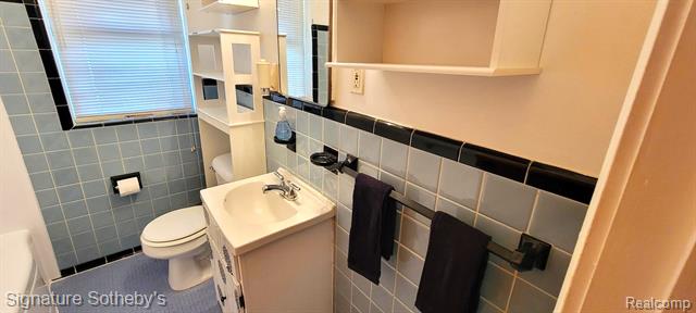 Builiding view eight for 1166 E Kalama, Madison Heights, MI. 48071