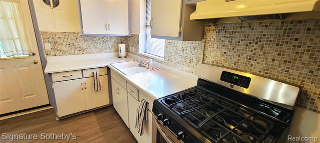 Builiding view five for 1166 E Kalama, Madison Heights, MI. 48071