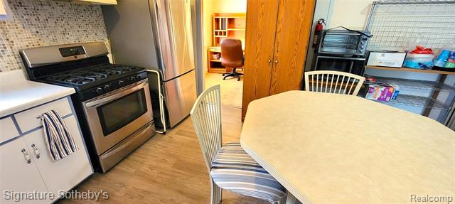 Builiding view six for 1166 E Kalama, Madison Heights, MI. 48071