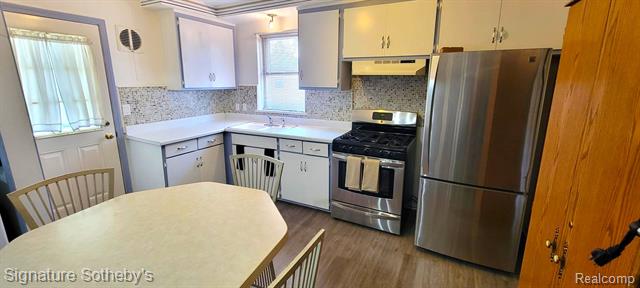 Builiding view three for 1166 E Kalama, Madison Heights, MI. 48071