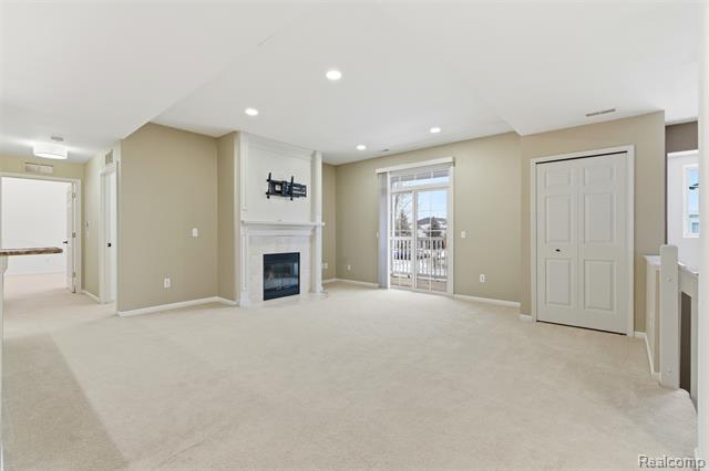 Builiding view five for 5259 Twin Oaks Dr., Sterling Heights, MI. 48314