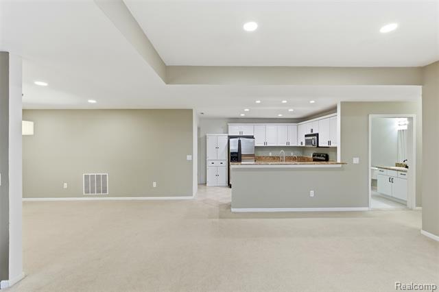 Builiding view seven for 5259 Twin Oaks Dr., Sterling Heights, MI. 48314