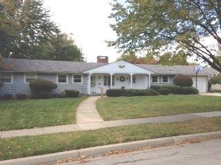 front view for 909 Hollywood, Monroe, Mi. 48162