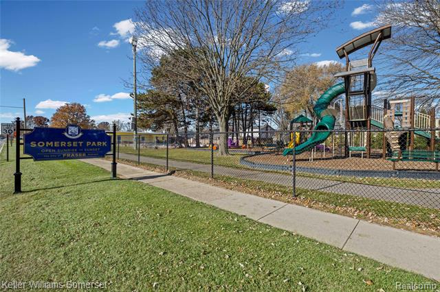 Builiding view eighteen for 18574 Masonic, Fraser, MI. 48026